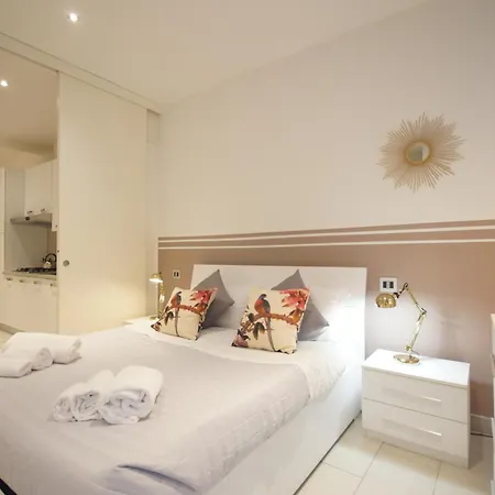 Holiday Verona شقة *