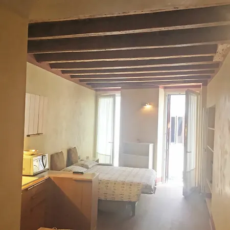 Holiday Verona شقة فيرونا