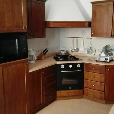 Holiday Verona فيرونا